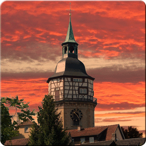 Kirchturm Backnang im Abendrot