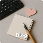 Eine Computer-Tastatur, daneben ein Ringbuch mit Stift und darüber ein herz. Darunter der Schriftzug "Blog"